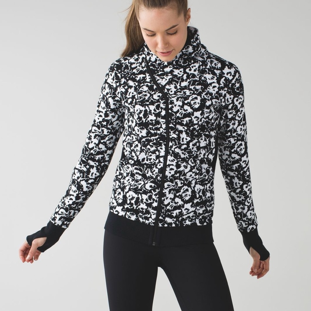 Lululemon Fleur Sombre White Black Cozy Cuddle Up Jacket